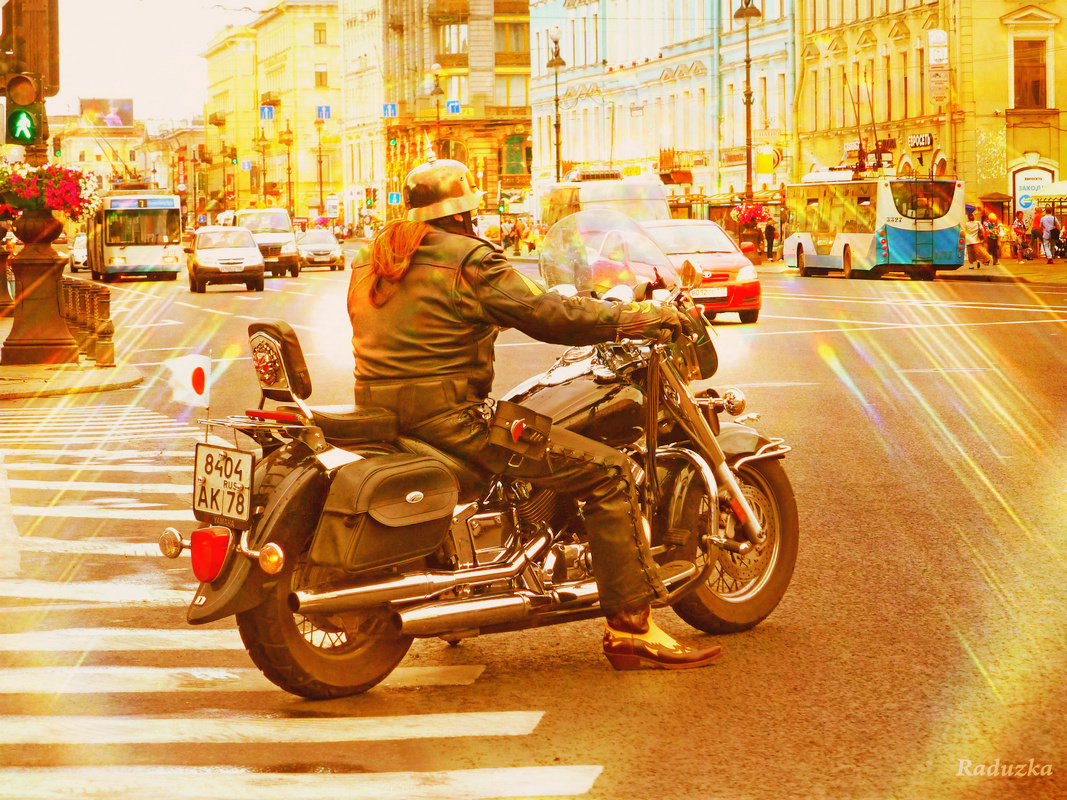 Мотоцикл на улице