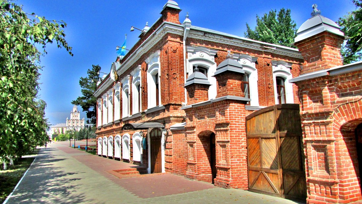 Старинное здание - Владимир 