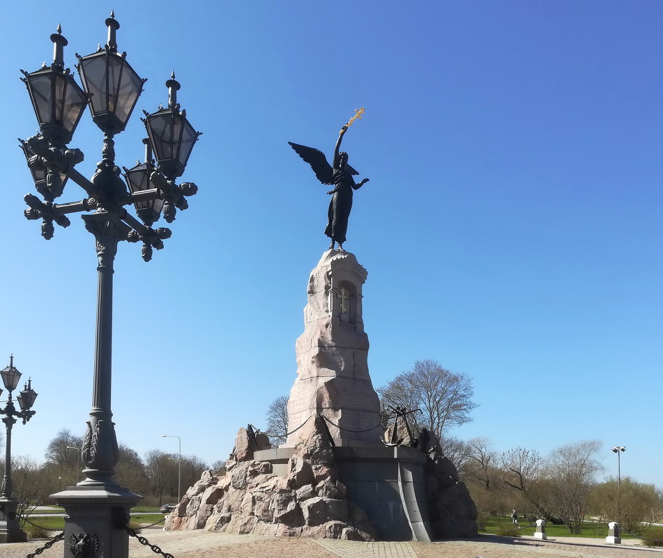 Памятник броненосцу "Русалка" - veera v