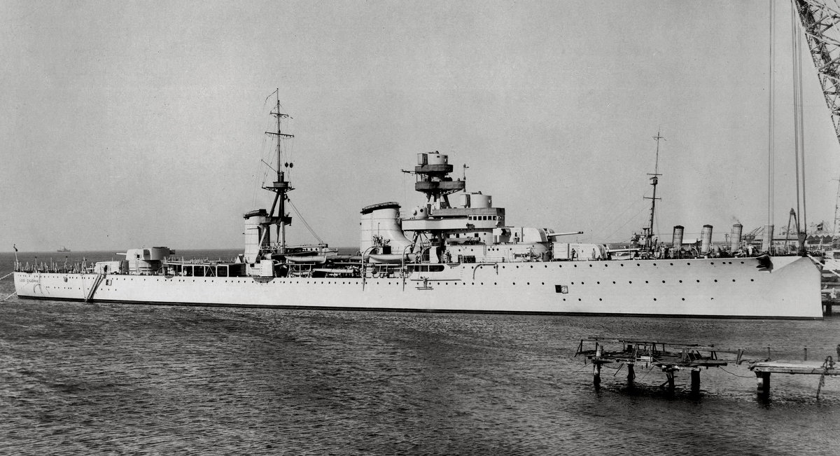 Italian light cruiser "Luigi Cadorna". - Александр 