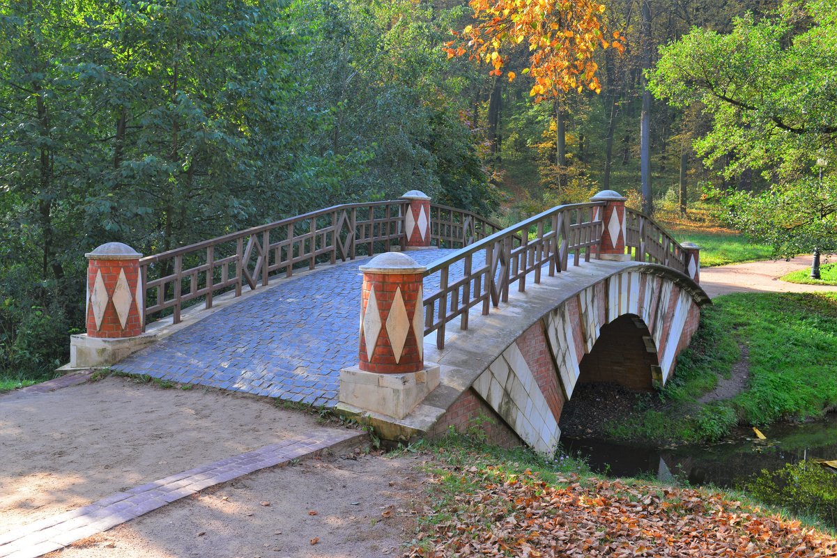 Гротесковый мост в Царицыно - Константин Анисимов
