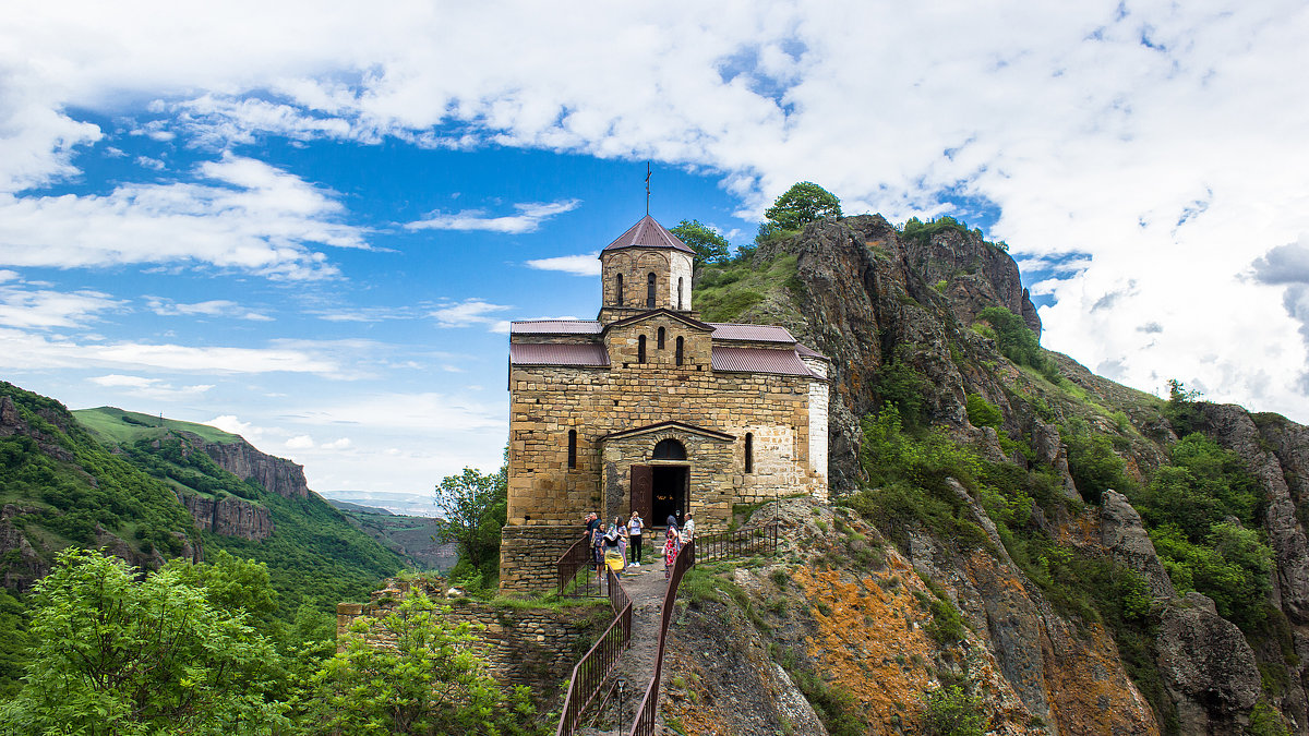 Сентинский храм Домбай