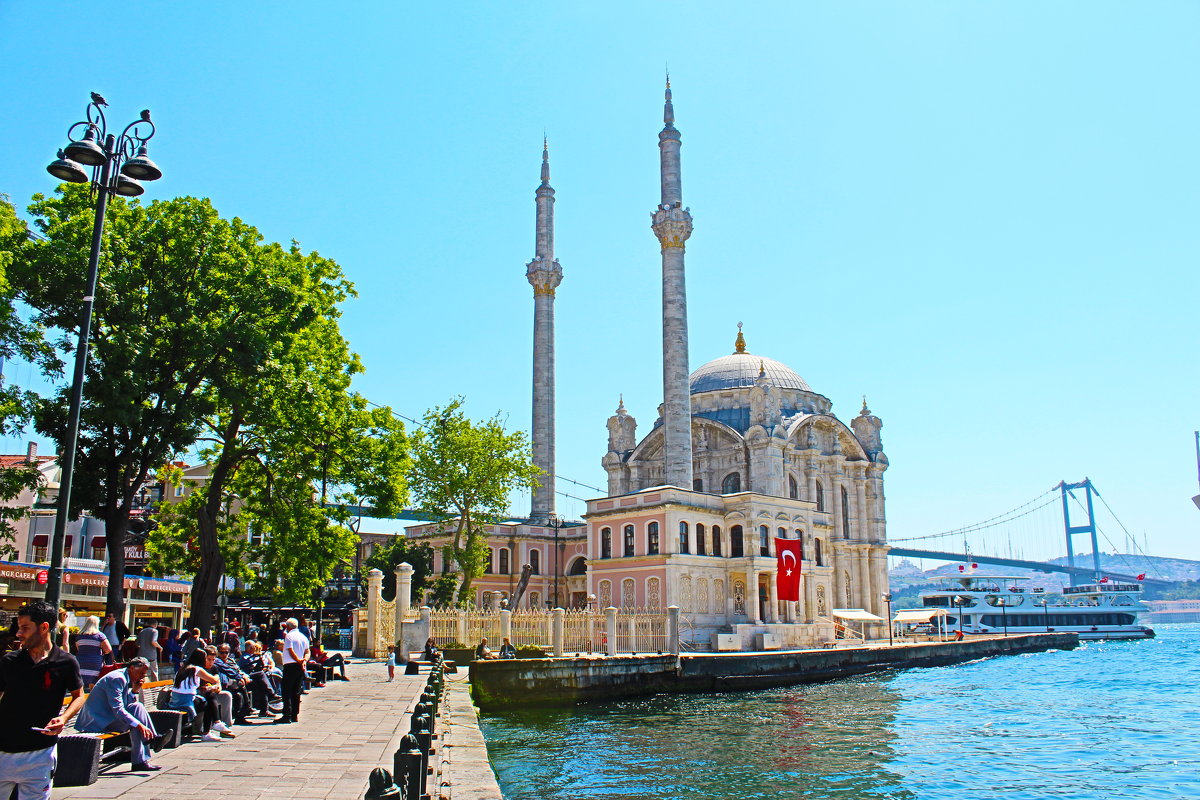 Стамбул. Вид на мечеть Ортакёй - vadimka 