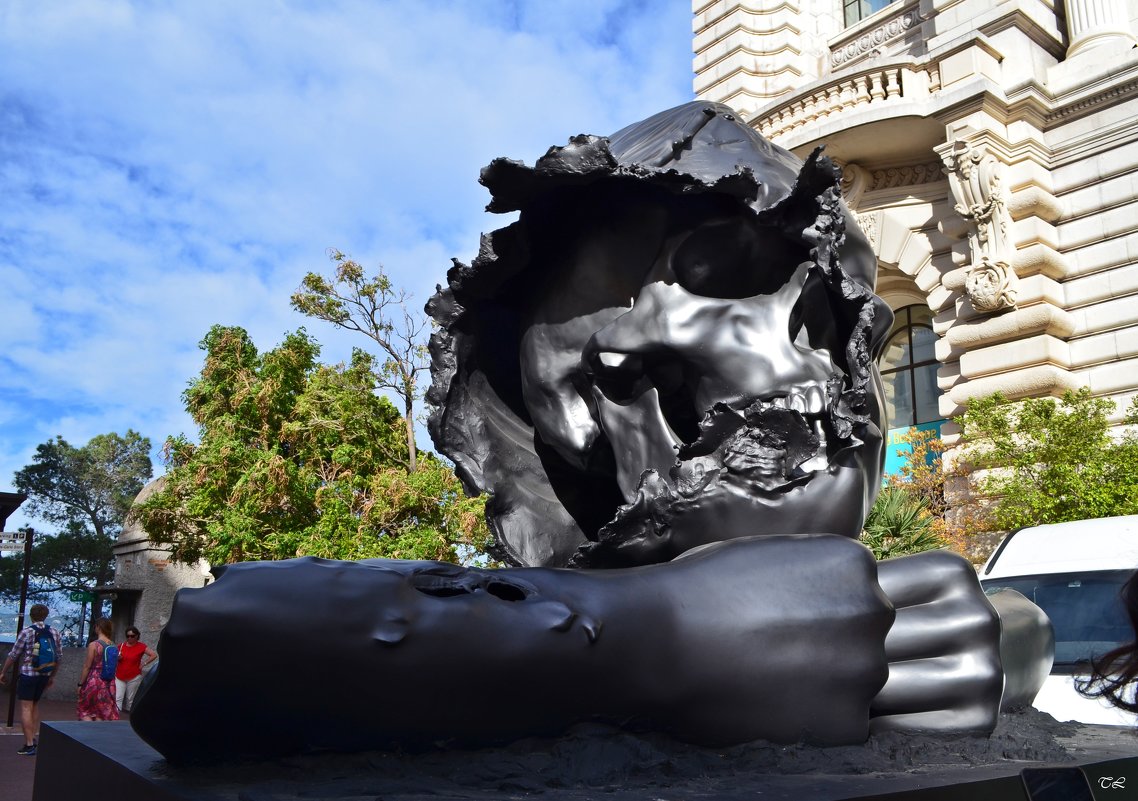 Монако. Скульптура  возле Океанографическогоо музея - Татьяна Ларионова