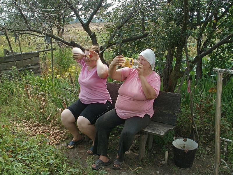 Голые бабушек стоя раком фото