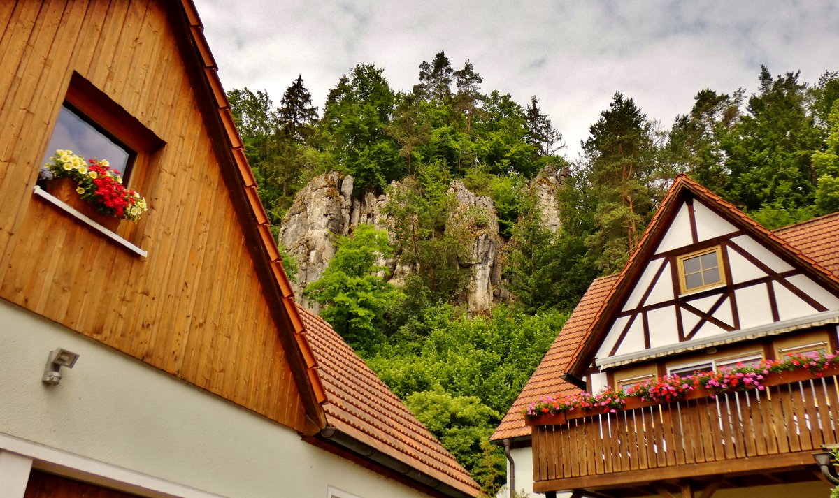 Домики в  скалах  Франконской  Швейцарии - backareva.irina Бакарева