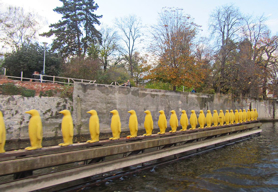 Скульптура «Марш пингвинов через Влтаву», г. Прага - Tamara *