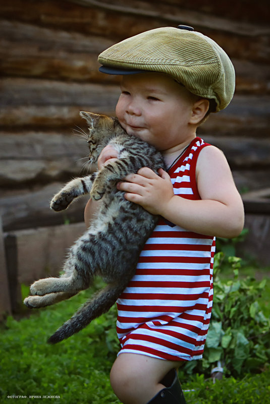Малыш и котик. - Ирина Лежнева