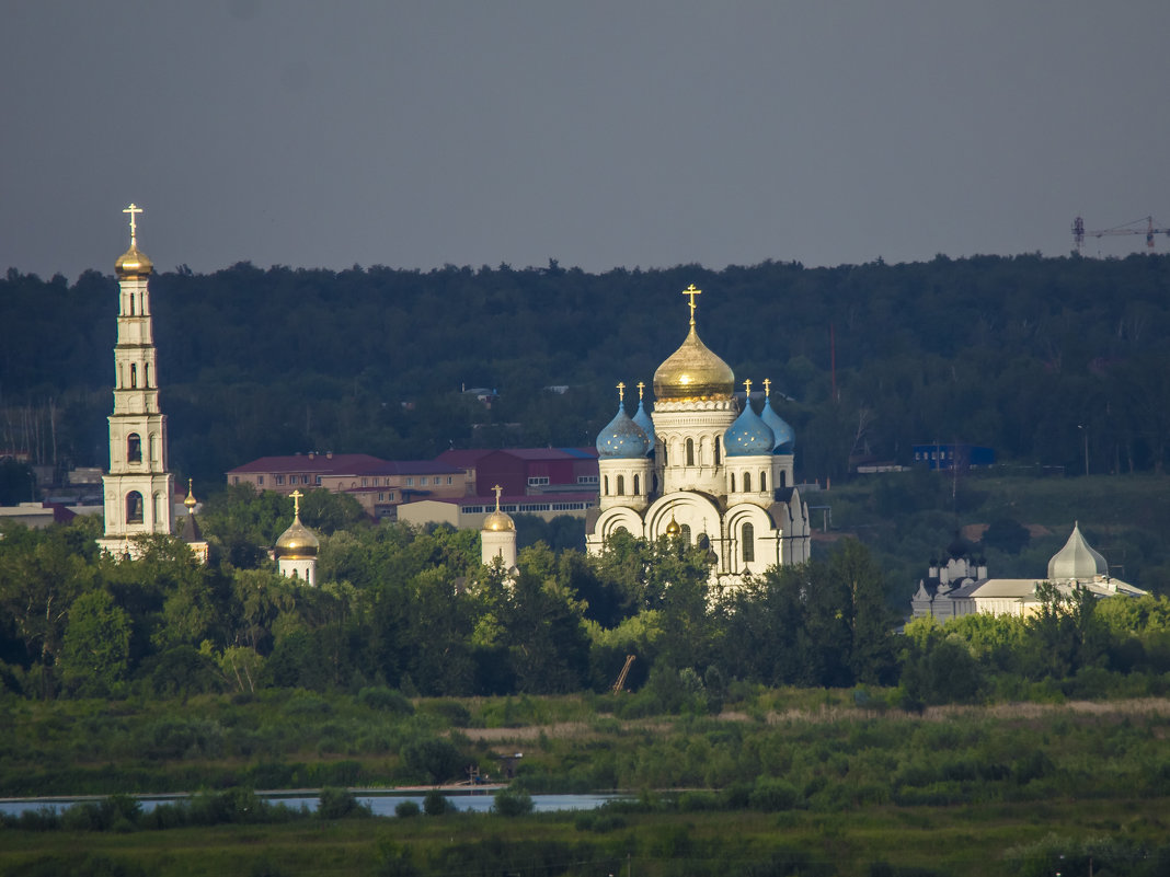 Николо- Угрежский монастырь, снято с расстояния где то 5 км - Петр Беляков