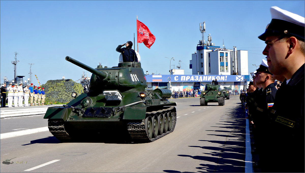 День ВМФ. Легендарный Т-34 открывает парад военной техники - Кай-8 (Ярослав) Забелин