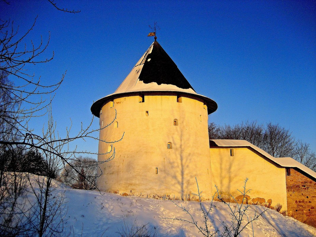 Тайловская башня Псково-Печерского монастыря - Leonid Tabakov