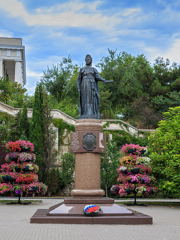 Памятник Екатерине Великой - Юрий Яловенко