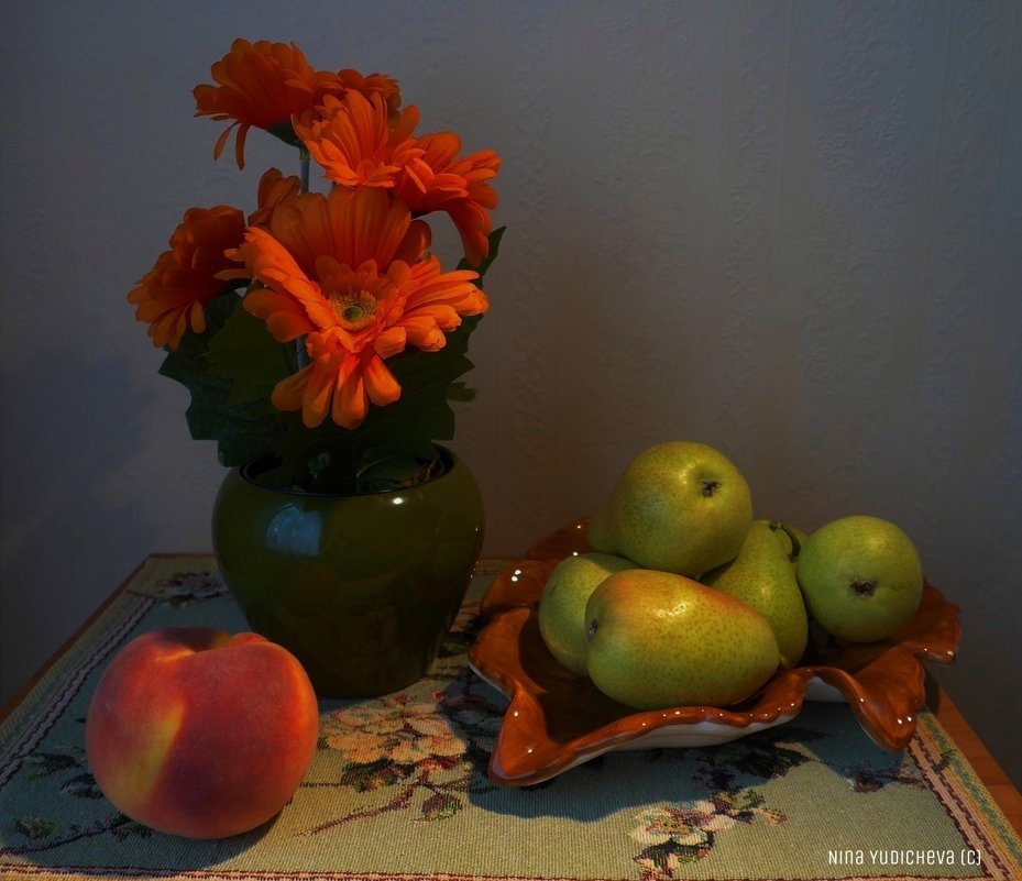 Герберы и фрукты - Nina Yudicheva