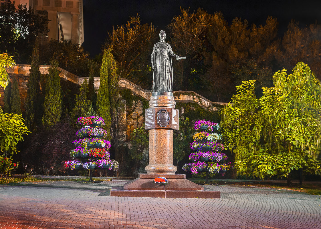 Памятник  Екатерине II - Анна Пугач