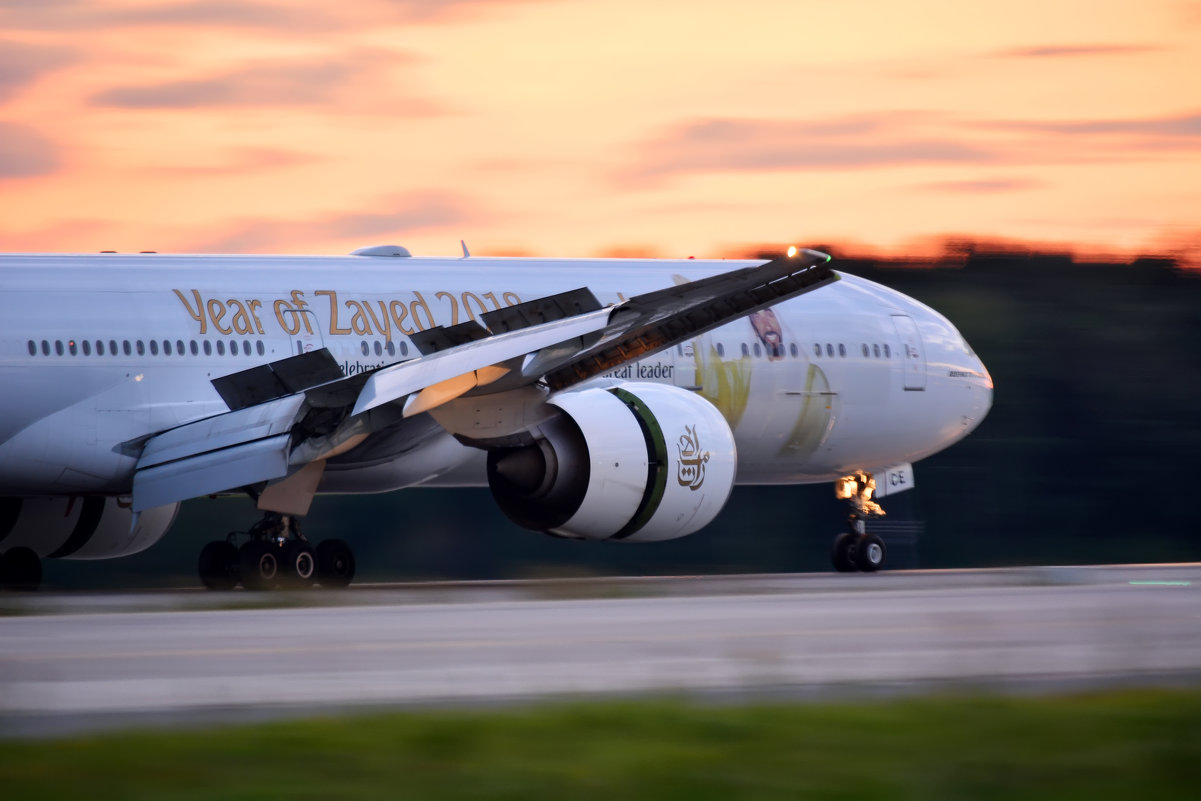 Emirates arrival - Kylie Row