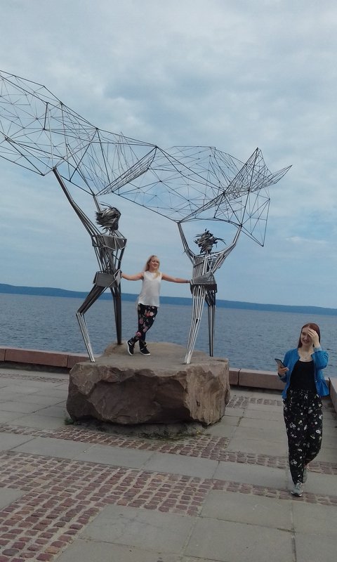 Памятник рыбакам - Мила 