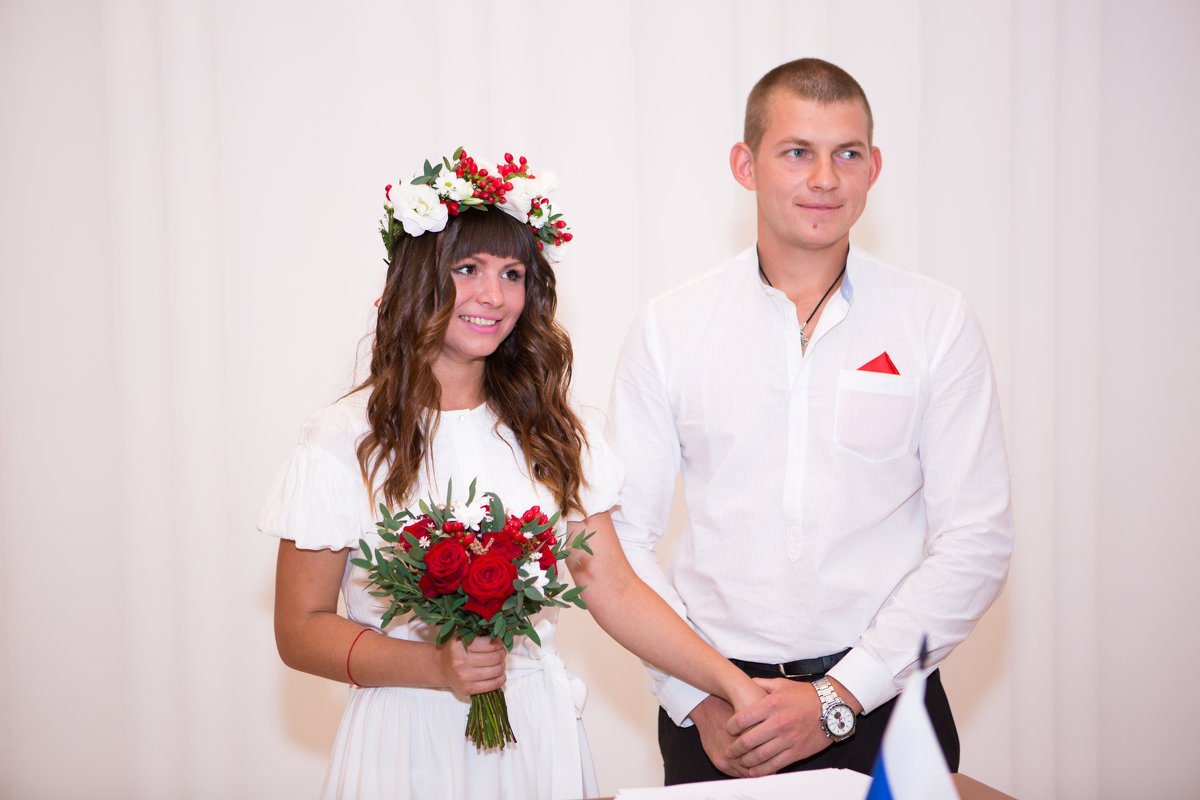 Невеста и жених в загсе - Valentina Zaytseva