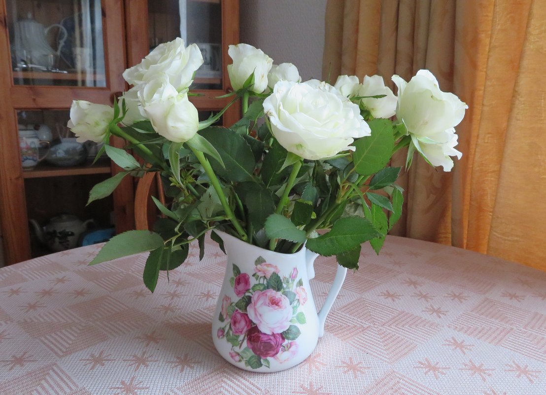 Белые розы - Natalia Harries