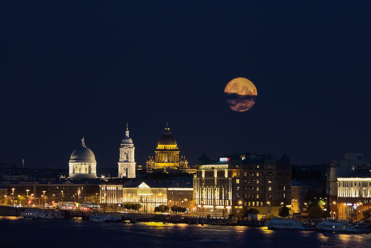 Восход луны над Питером - Владимир Колесников