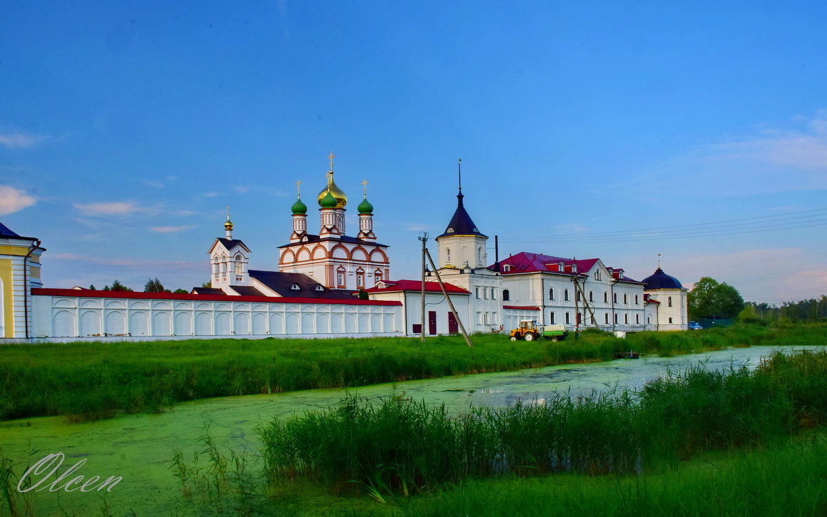 Троице Сергиев Варницкий монастырь осень