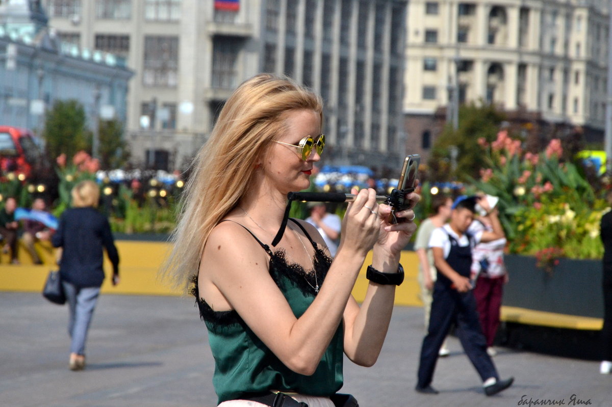 Девушка в городе - Яша Баранов