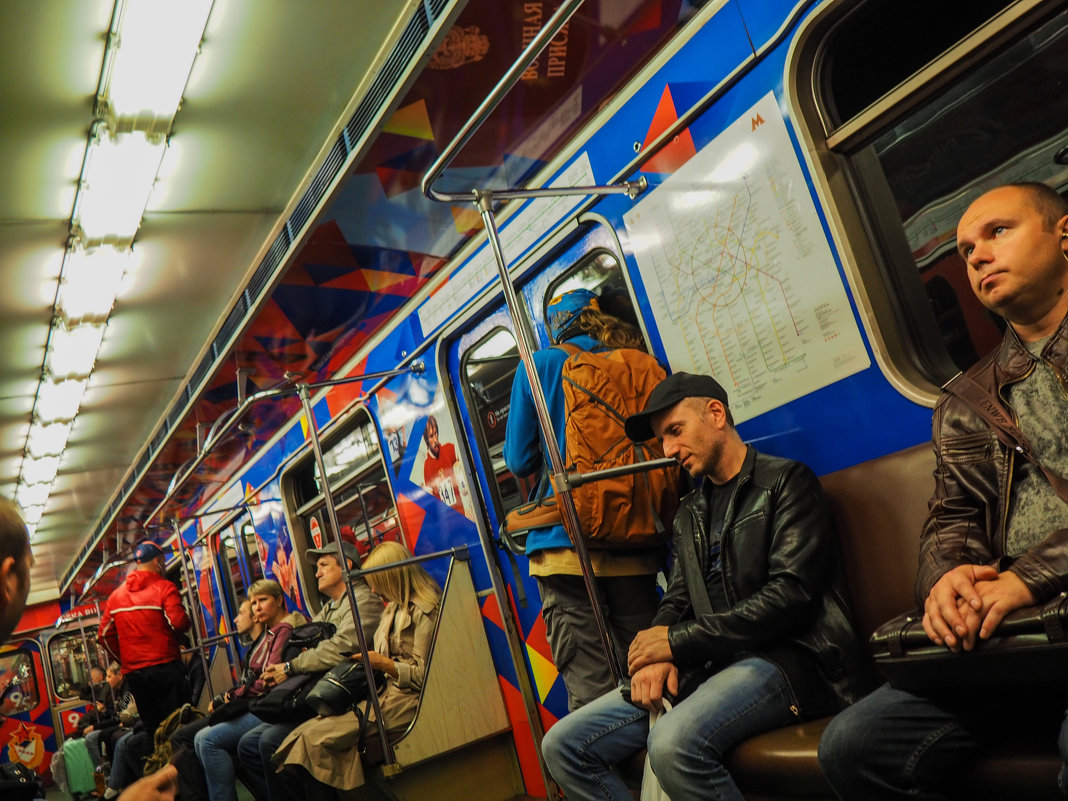 В вагоне метро - Alla Shapochnik
