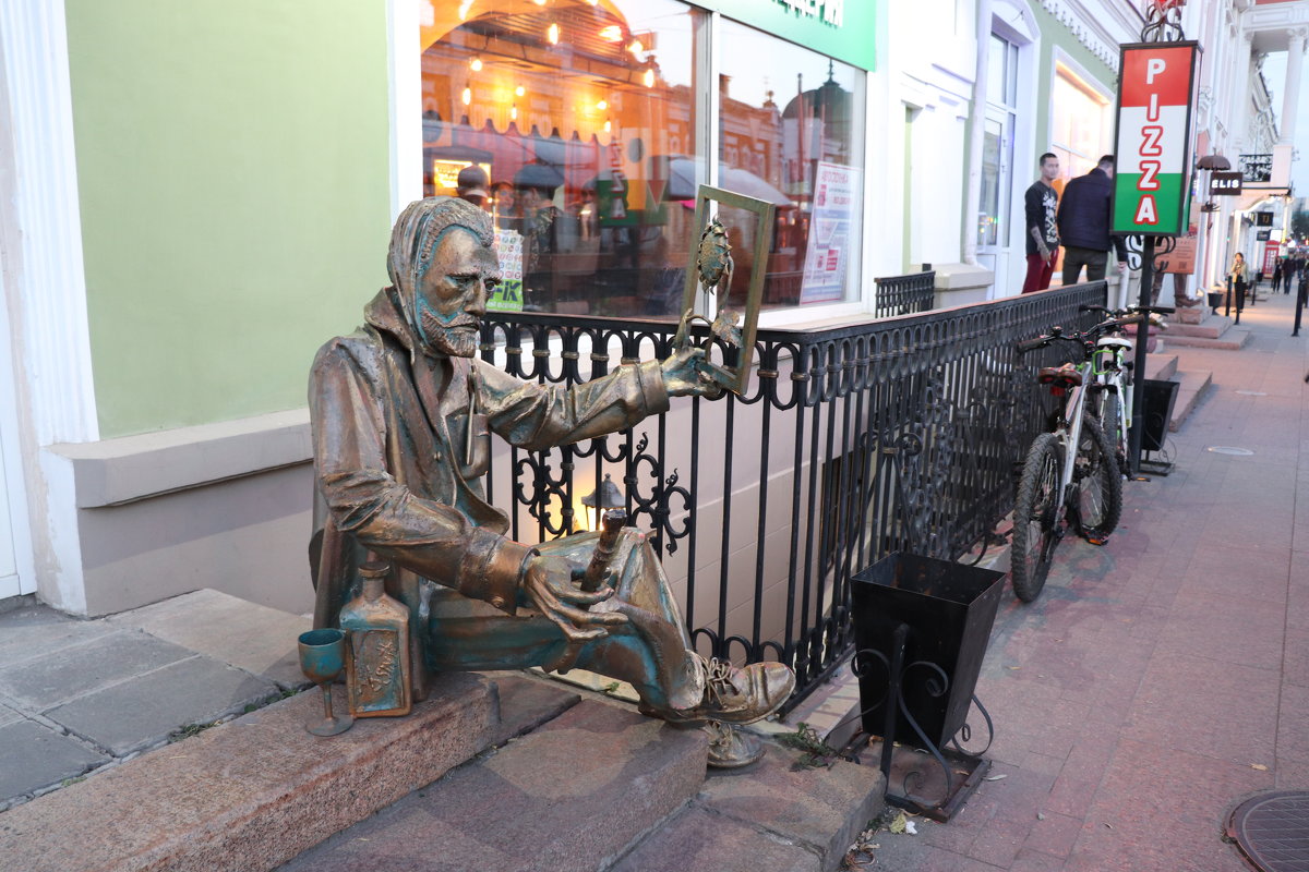 Скульптура нидерландского художника Ван Гога - Вячеслав & Алёна Макаренины