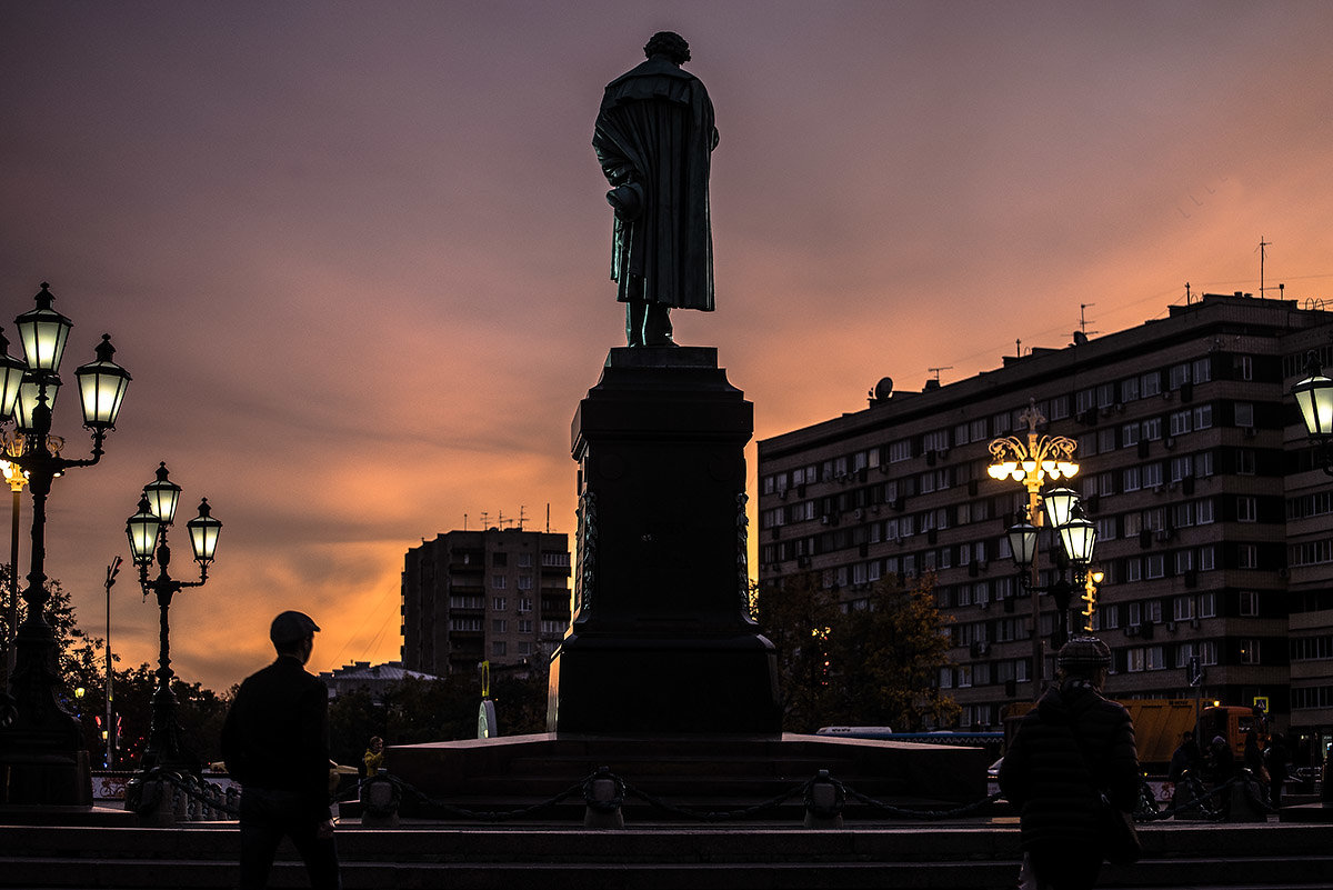 Москва. Пушкинская площадь на закате. - Игорь Олегович Кравченко