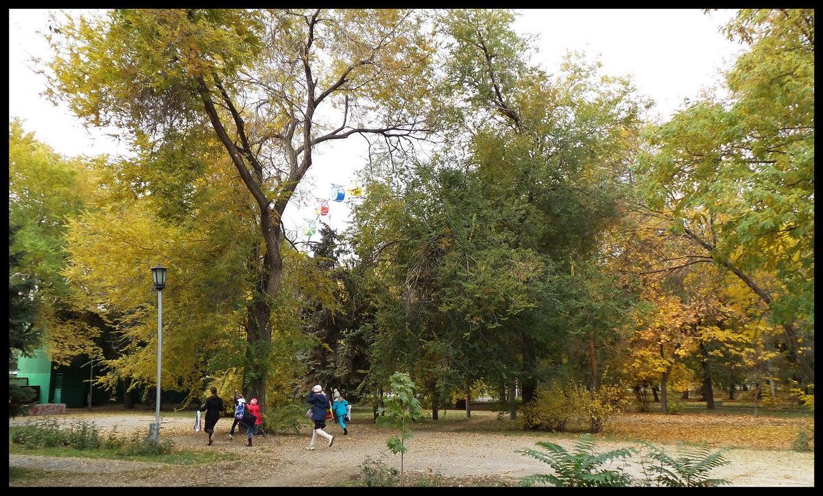 ОСЕНЬ. Листья желтые по городу кружатся...(3) - Юрий ГУКОВЪ