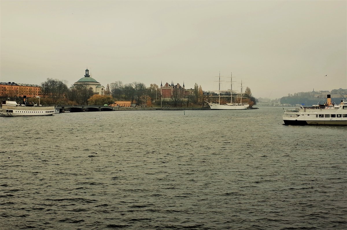 Стокгольм- ноябрьский день и тускл и мрачен - wea *