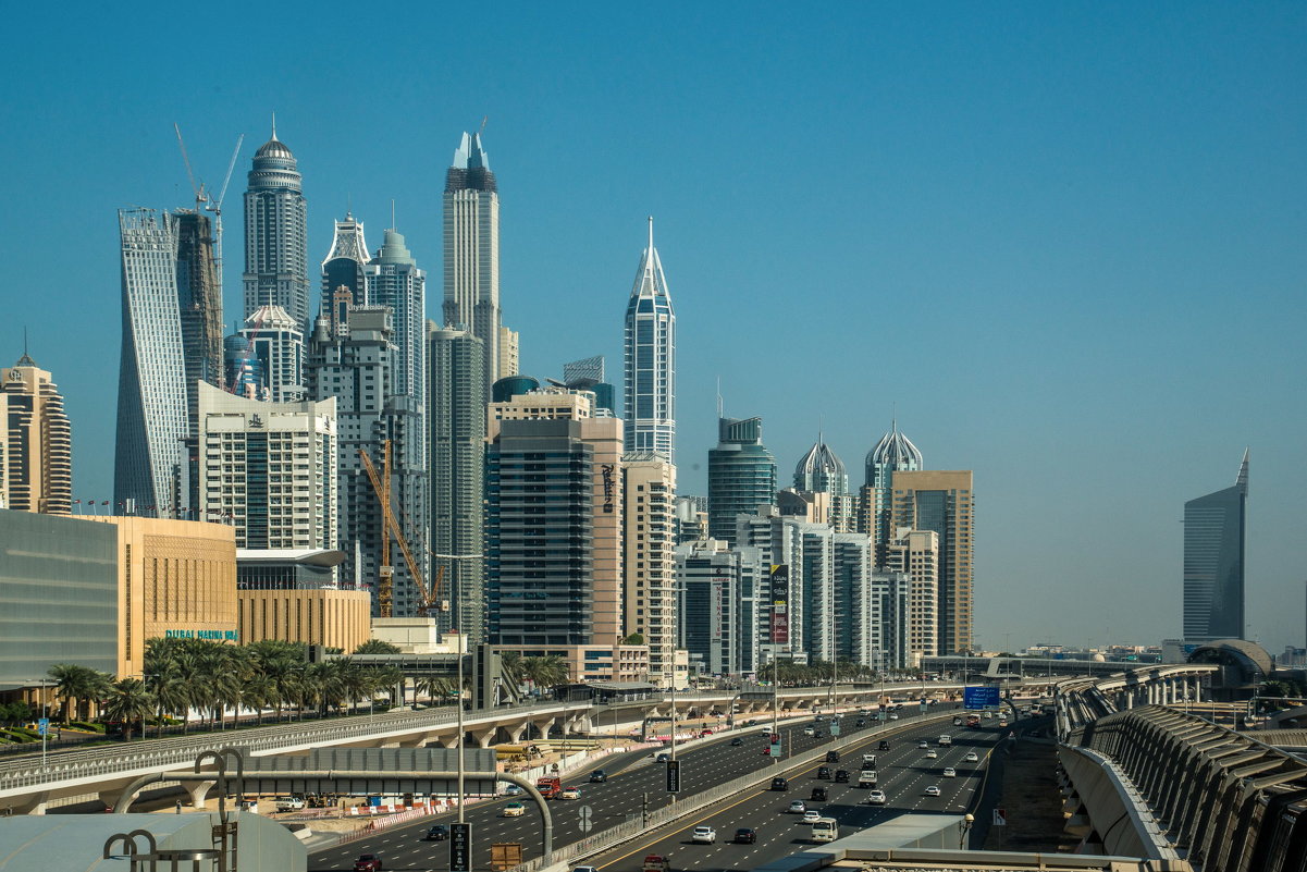 дороги центра Дубая: 7 полос в одну сторону только - Георгий А