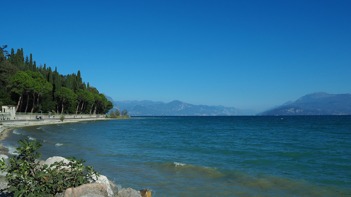Сирмионе озеро Гарда Италия - wea *