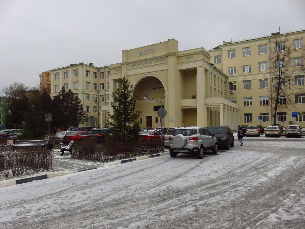 А в Москве снега не было - Андрей Лукьянов