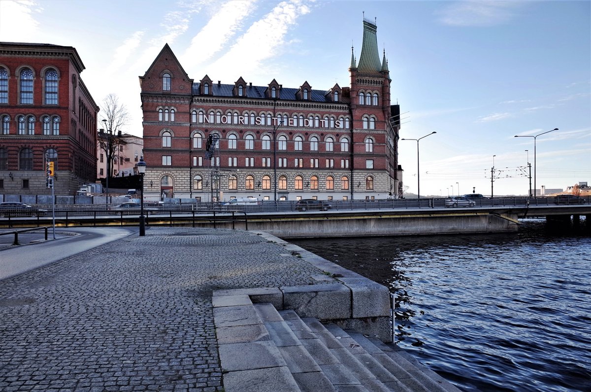 Здание концерна и издательства "Norstedts" Стокгольм - wea *