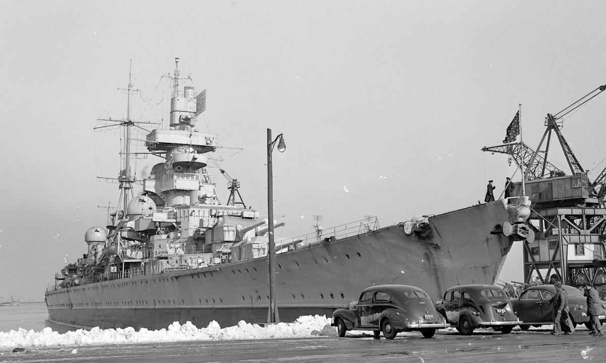 USS "Prinz Eugen" (IX-300), a former German heavy cruiser.1946. - Александр 