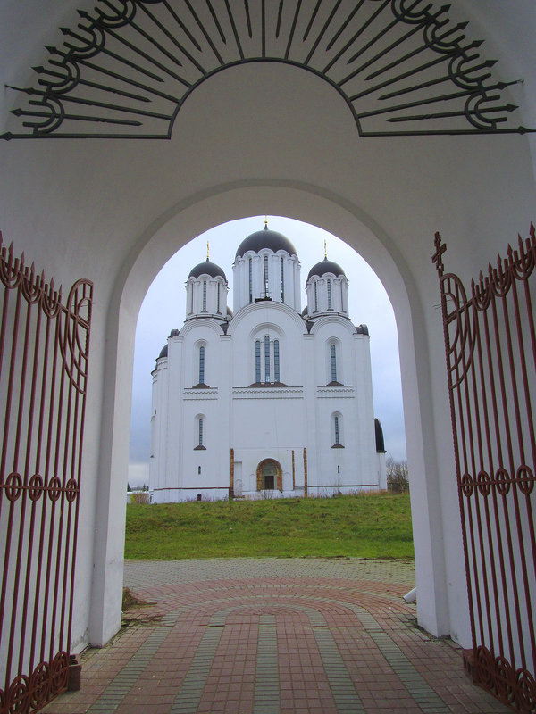 Вид на Кафедральный собор «Всех скорбящих Радость», г. Минск Беларусь - Tamara *