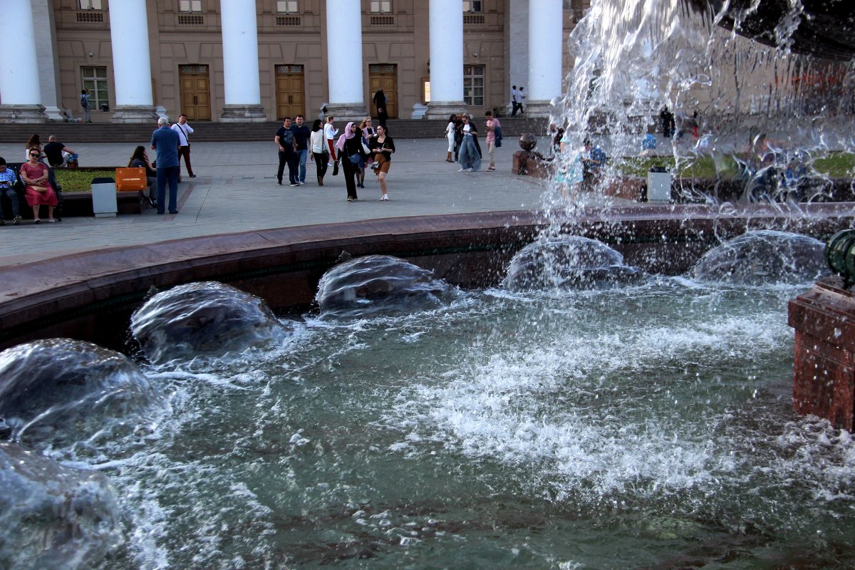 У Большого театра_5 - Любовь 