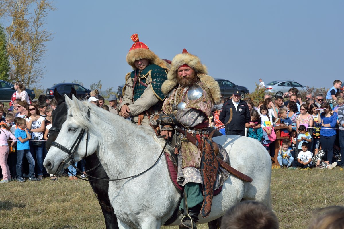 *** - Андрей Пахомов