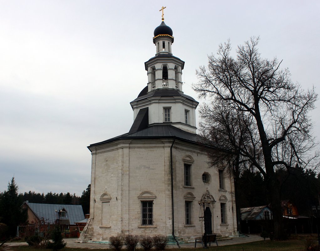 Никольская церковь в ненастный день - Дмитрий Солоненко