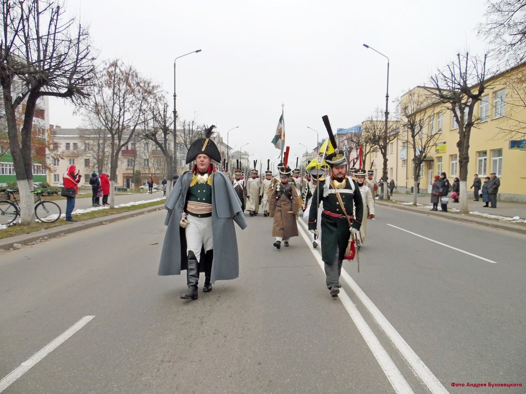 Борисов , участники парада посвящёны  1812 г - Андрей Буховецкий