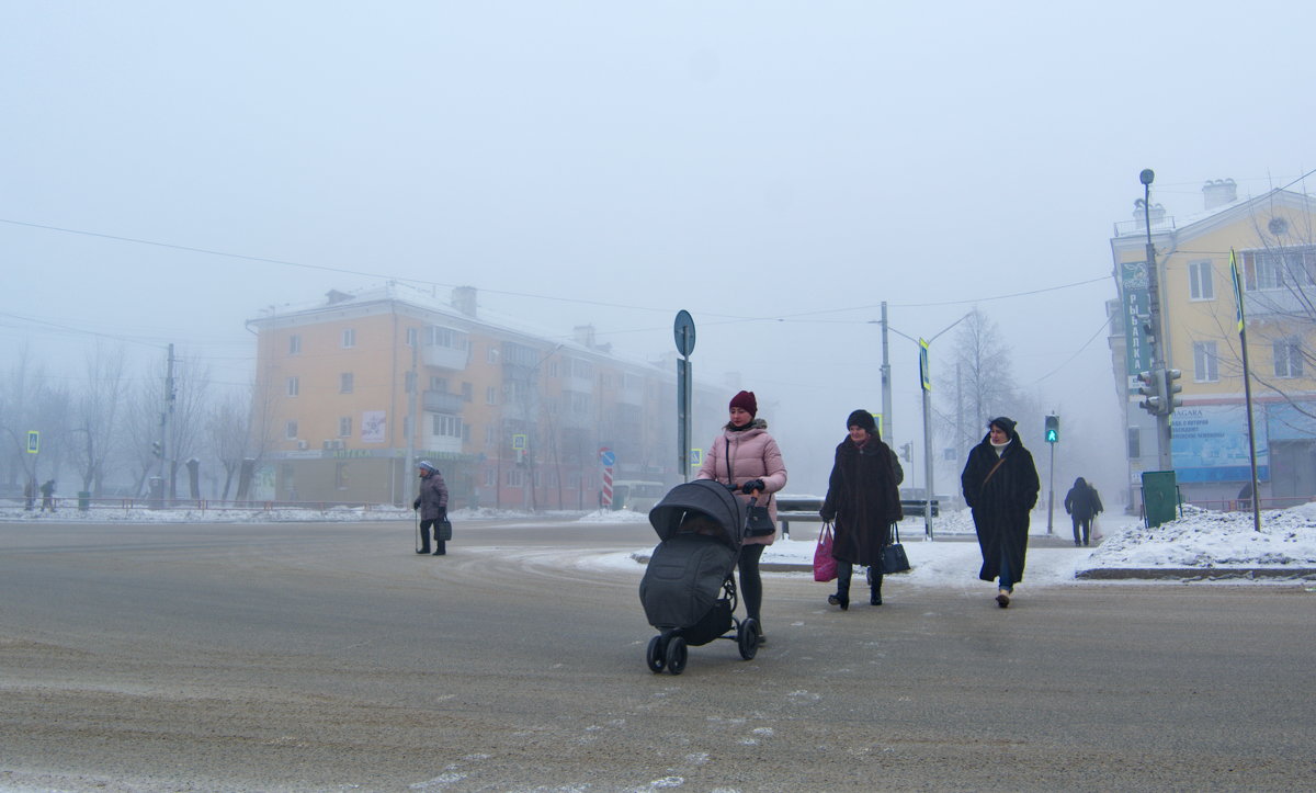Туманный полдень, пешеходный переход. - Михаил Полыгалов