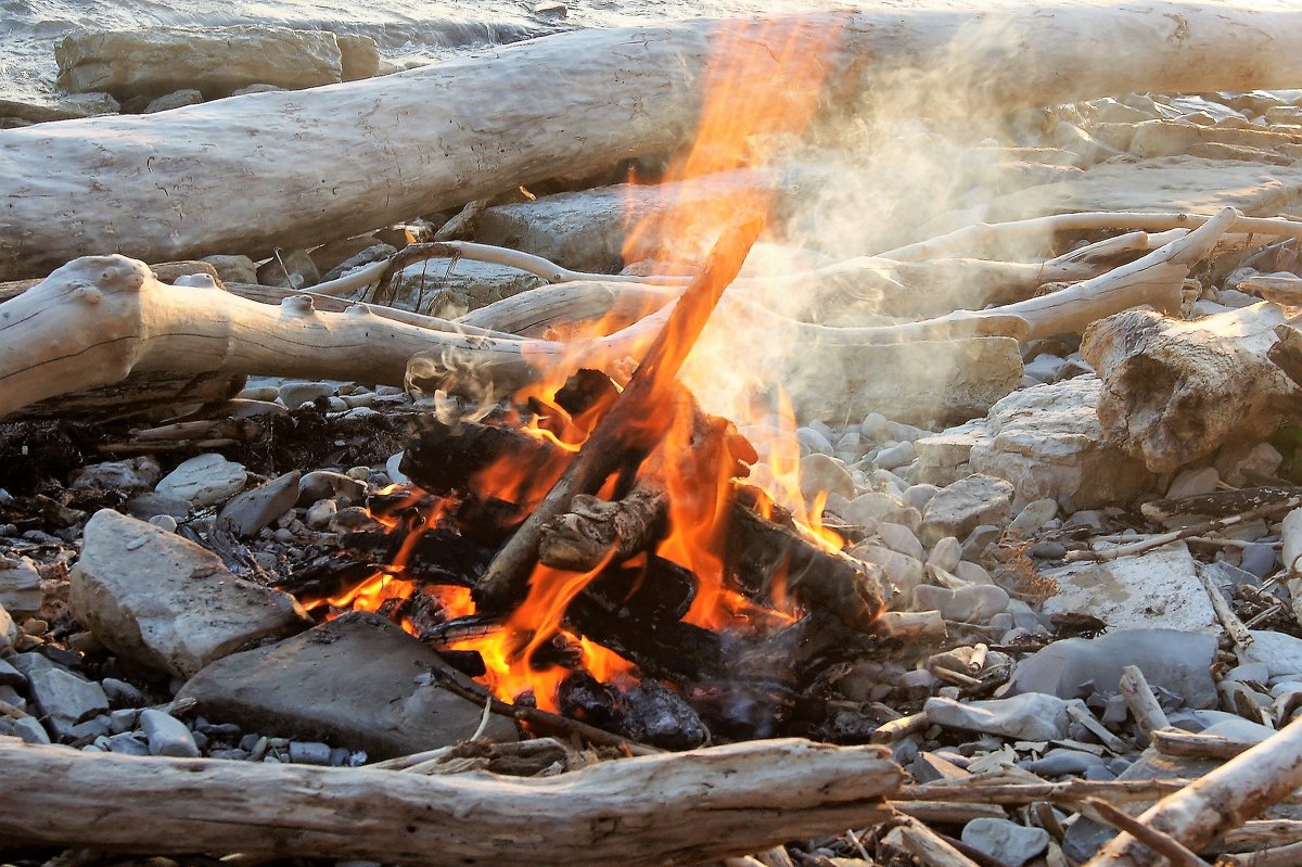 Костер у моря - Виктория Попова