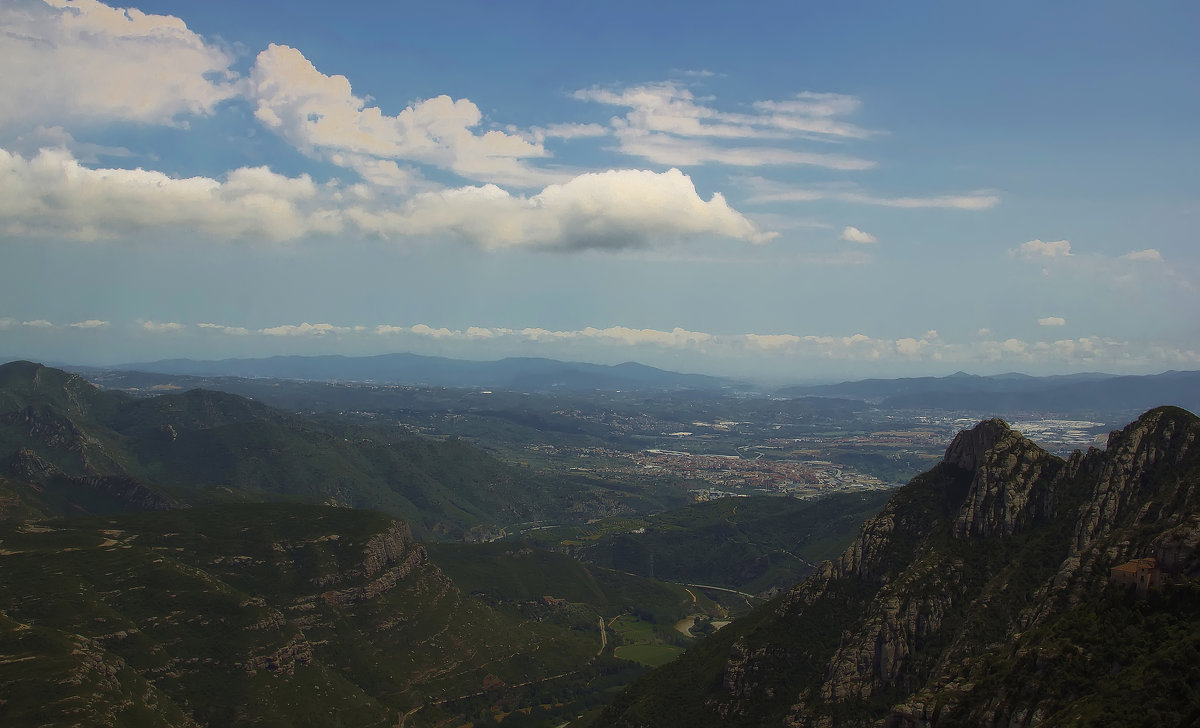 Вид на просторы Каталонии с горы Монсеррат. Вариант-2 - Анатолий Грачев