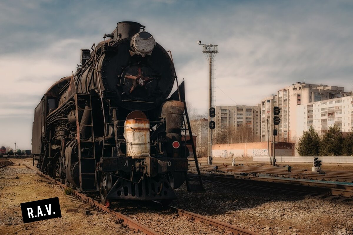 Поезд , который будет реставрирован для памятника , в городе Рыбинск  - Александр Ребров