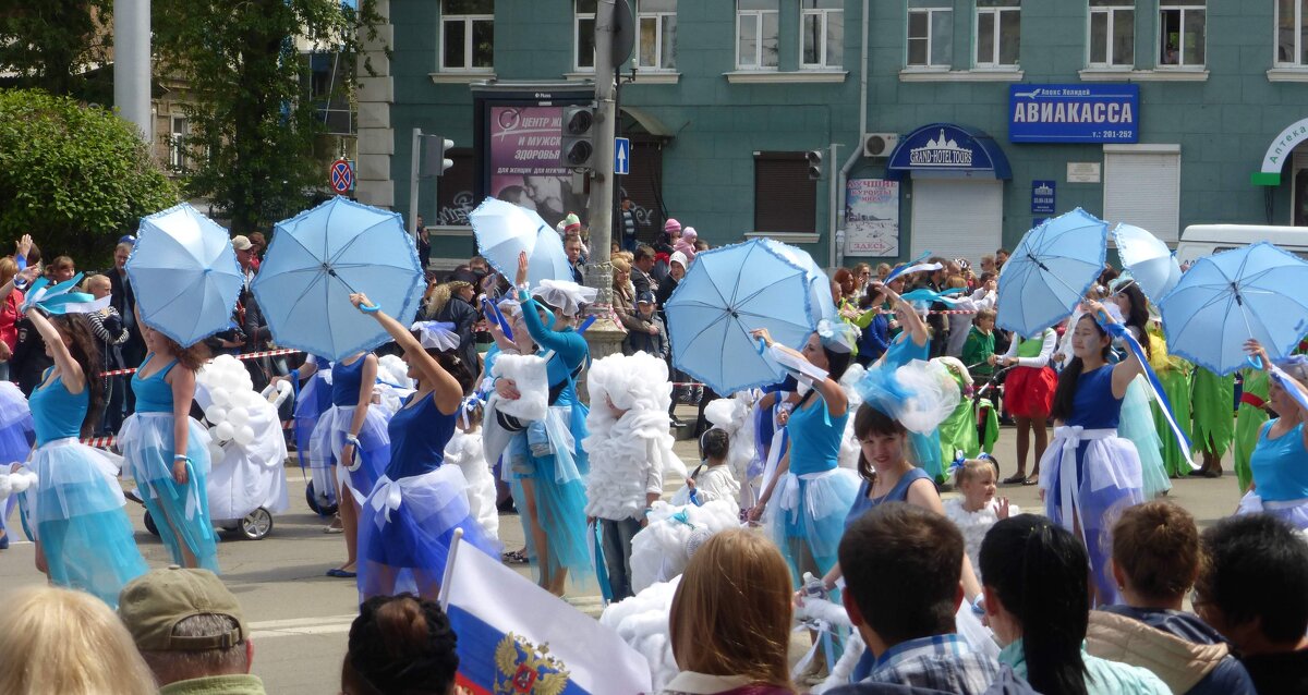 Зонтики в День города - Андрей Макурин