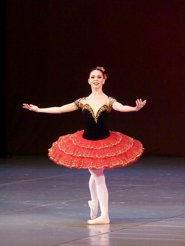 Балерина в партии Китри из балета Дон-Кихот - Лидия Бусурина