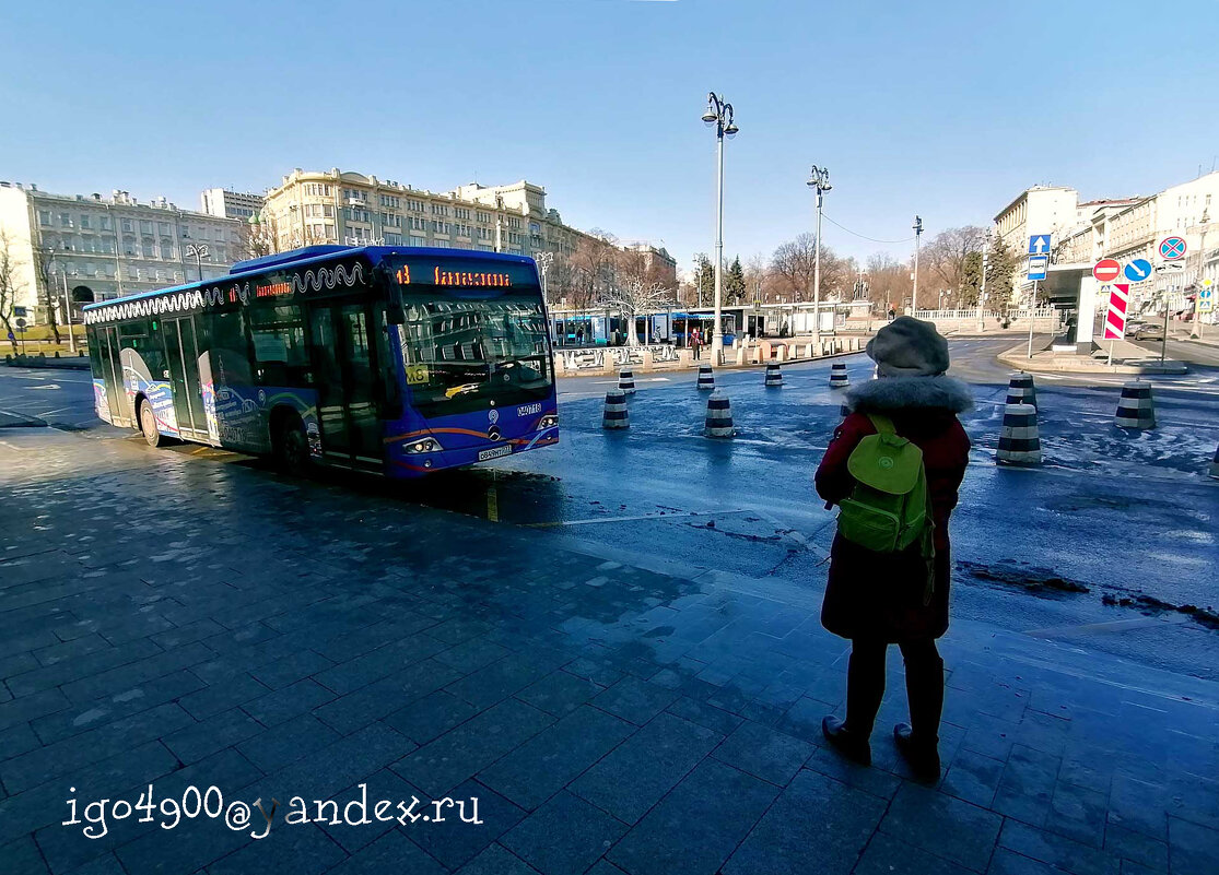 Не тот уж дух  Москвы , Лишь только  светотень  осталась, ...В руках художника умельца ... - Игорь Пляскин