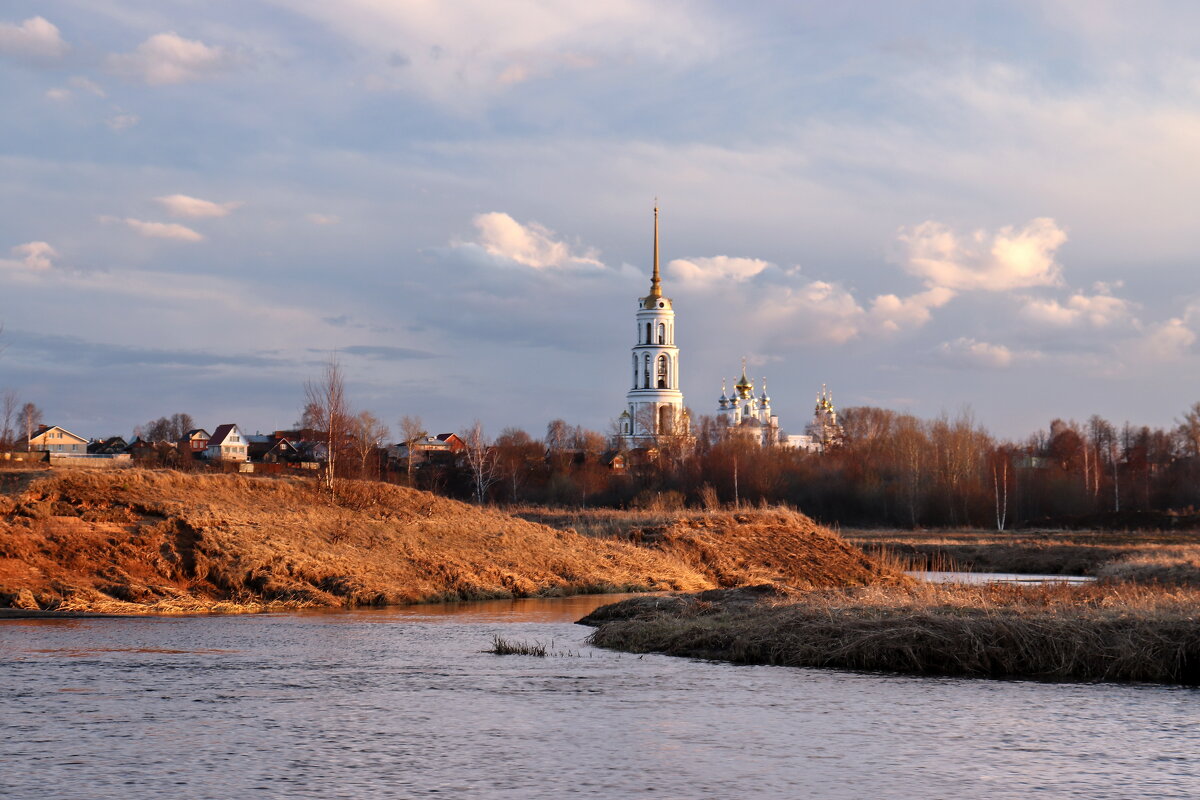 Воскресенский собор в Шуе Весна