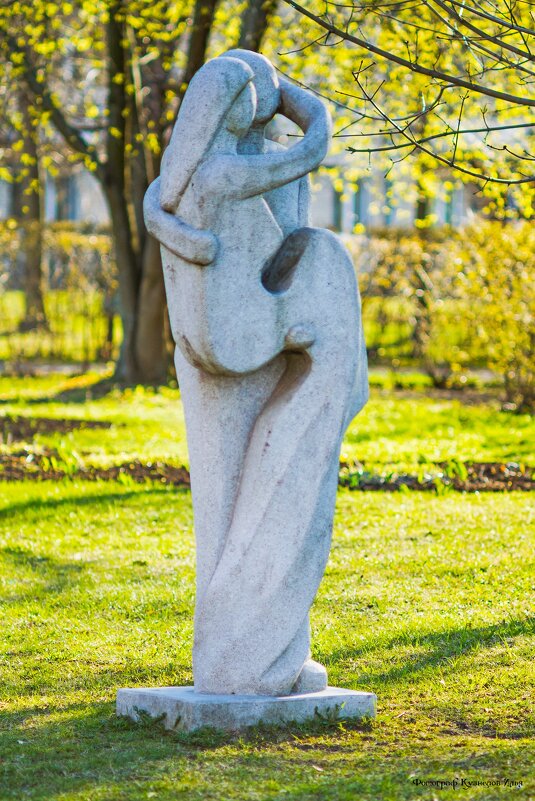 Памятник молодоженам в городе Колпино, Колпинский р-н, город Санкт-Петербург. - Илья Кузнецов
