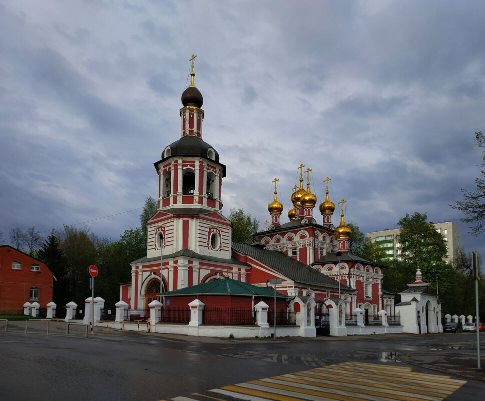Даже храм закрыт - Андрей Лукьянов